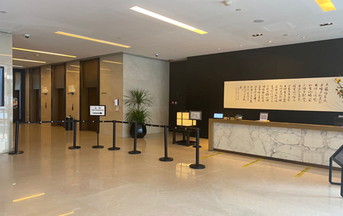 京广中心商务楼出租实拍图1